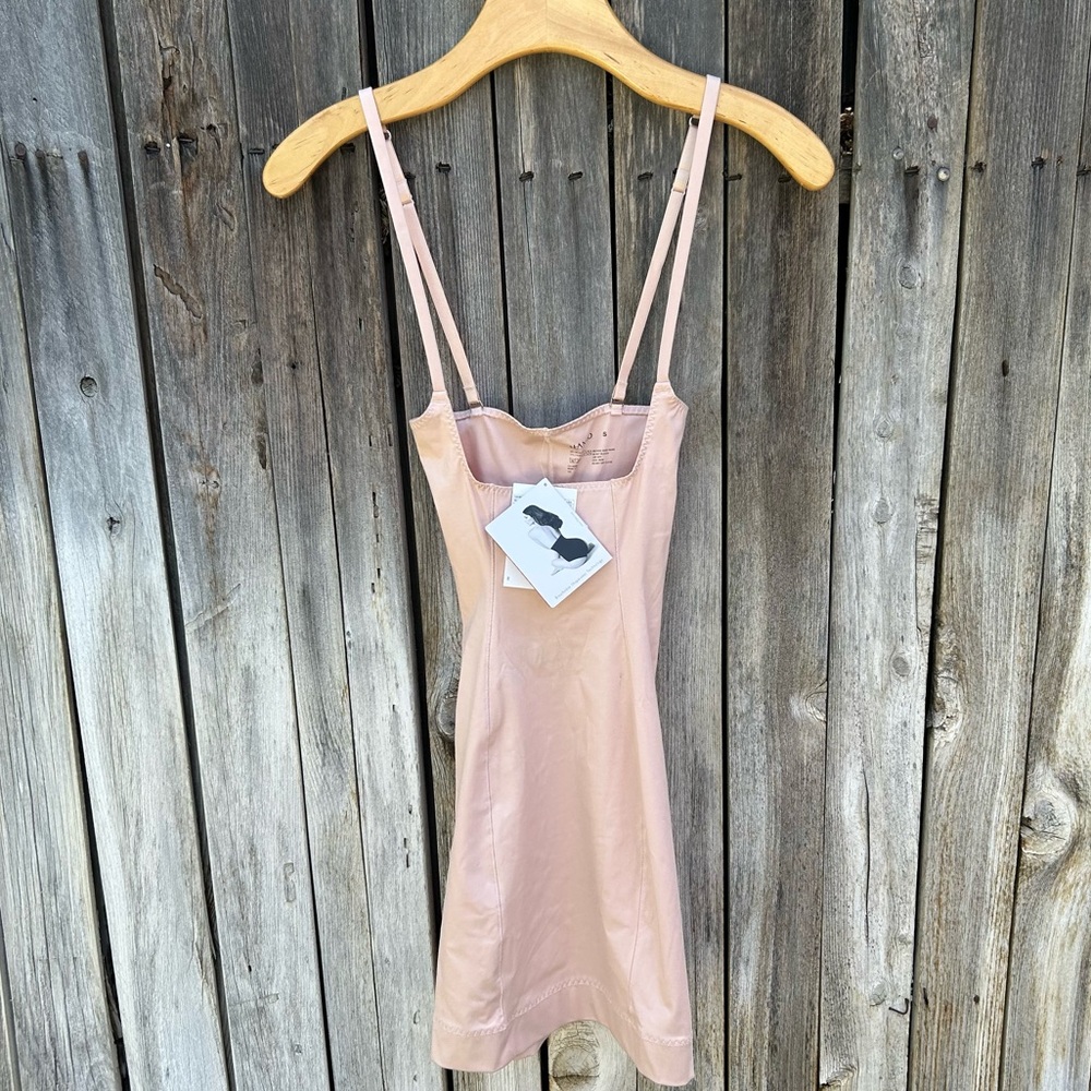 NWT Hanro Natural Shape Open Bust Body Dress Pink S